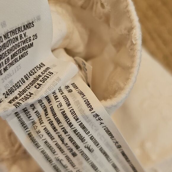 White Eyelet Crop Top and Shorts Set Size 7/8 Abercrombie - Picture 10 of 14